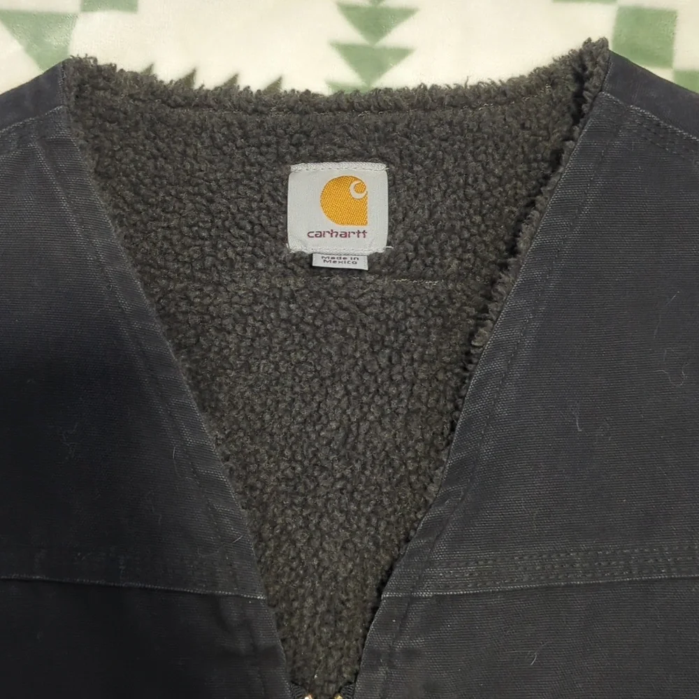 Carhartt Dark Blue Vest with Sherpa Lining - Picture 2 of 3